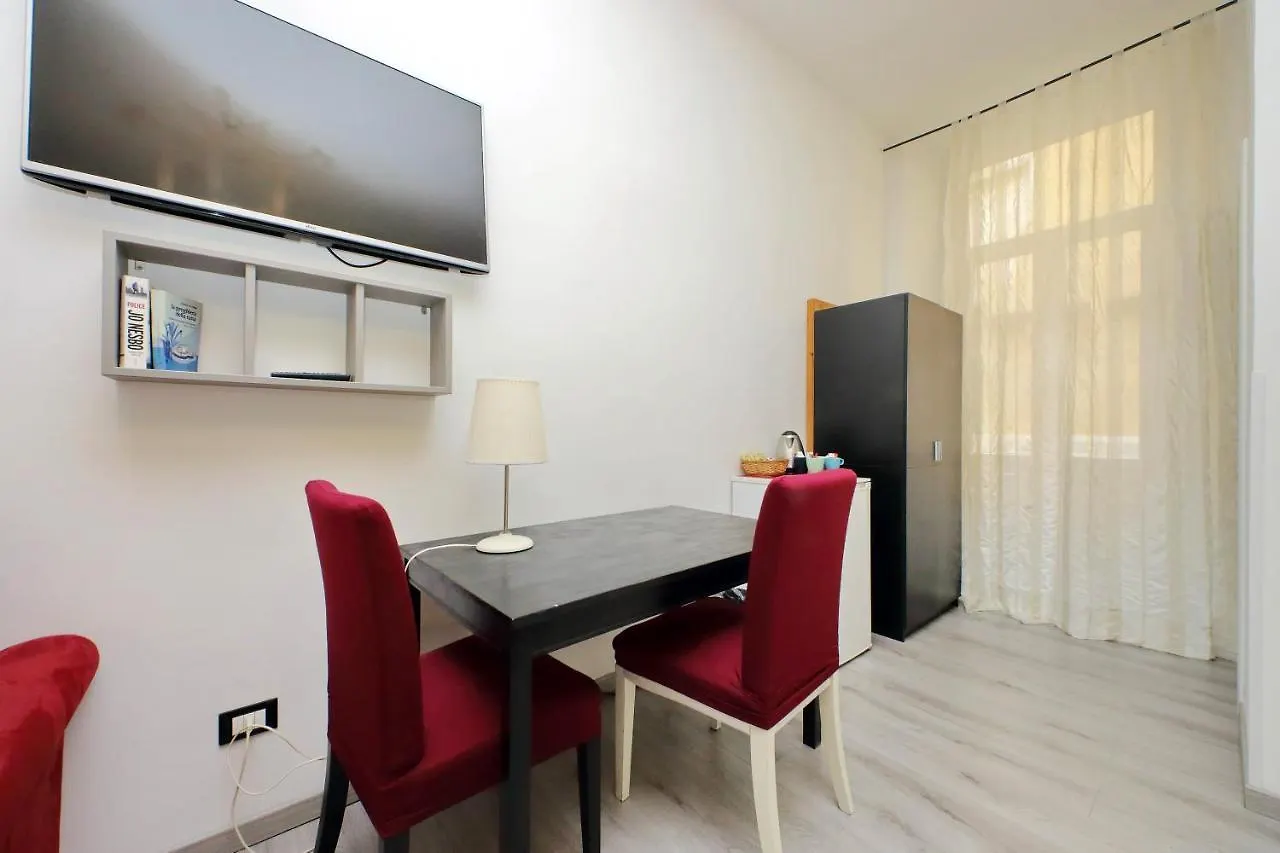 Lucky Holiday Rooms Rome Guest house