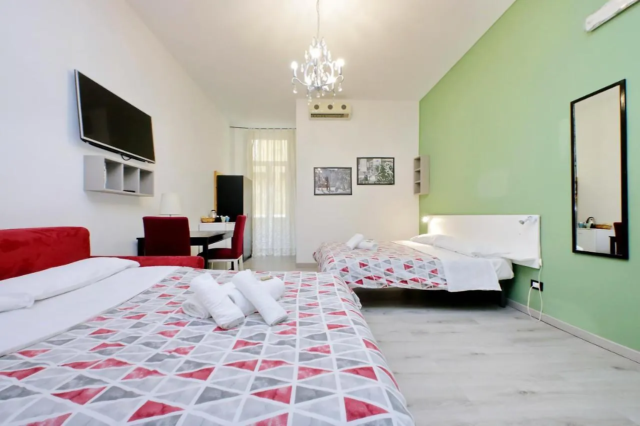Lucky Holiday Rooms Рим 3*,  Италия