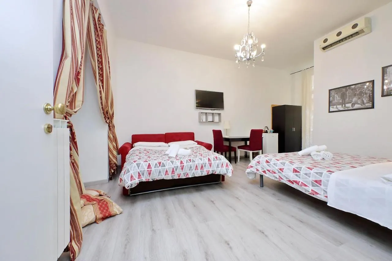 Lucky Holiday Rooms Rome Italy