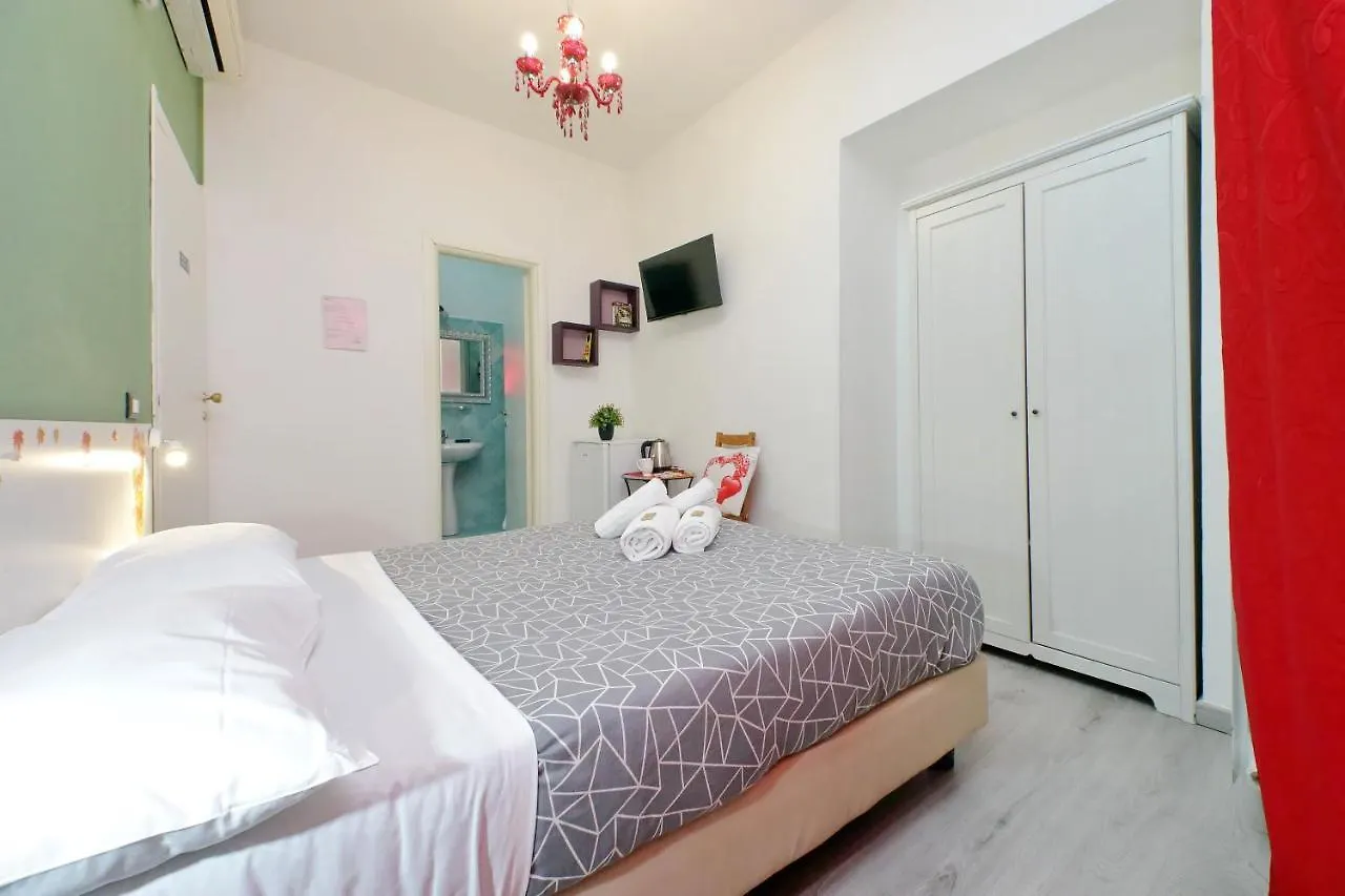 *** Guest house Lucky Holiday Rooms Rome Italy