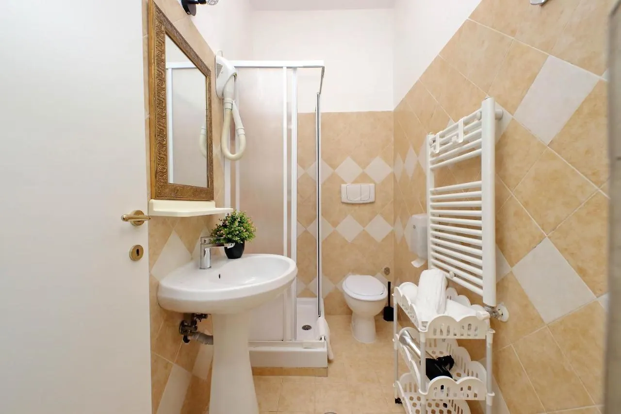 Lucky Holiday Rooms Rome 3*,